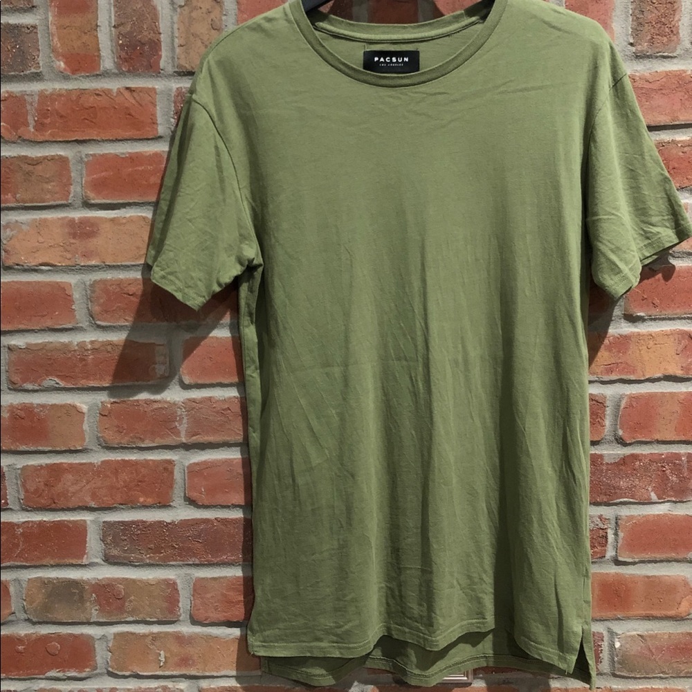 Pac sun longer fit tee, great condition